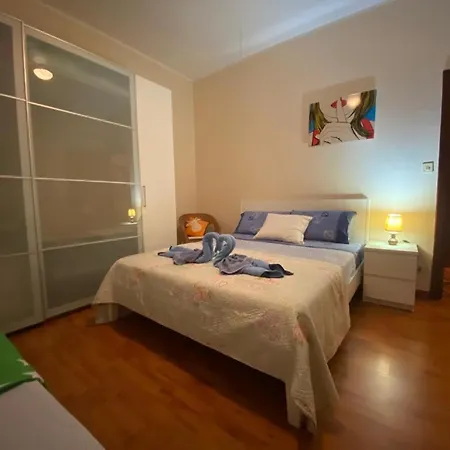 Polly Garden Apartment